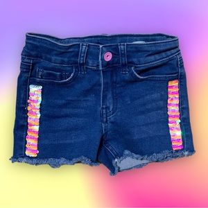 🩳2/$10👖3/$12 FabKids Flip Sequin Frayed Hem Denim Shorts Girls Size 6